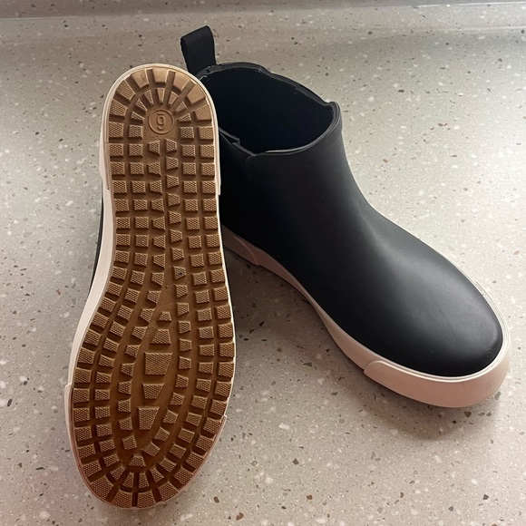 NWOT Universal Thread Black Boots Size 6 - Picture 6 of 8